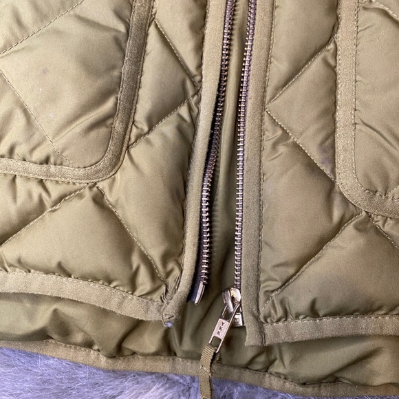 Army Green Puffer vest - Picture 3 of 5
